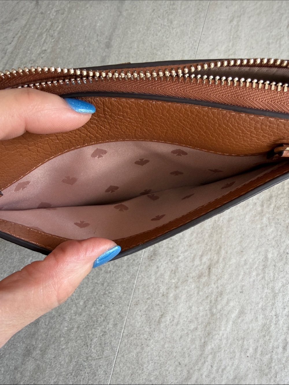 kate spade tan pebbled leather crossbody with gold hardware - Picture 4 of 8
